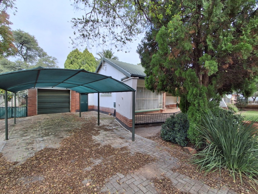 3 Bedroom Property for Sale in Roosheuwel North West